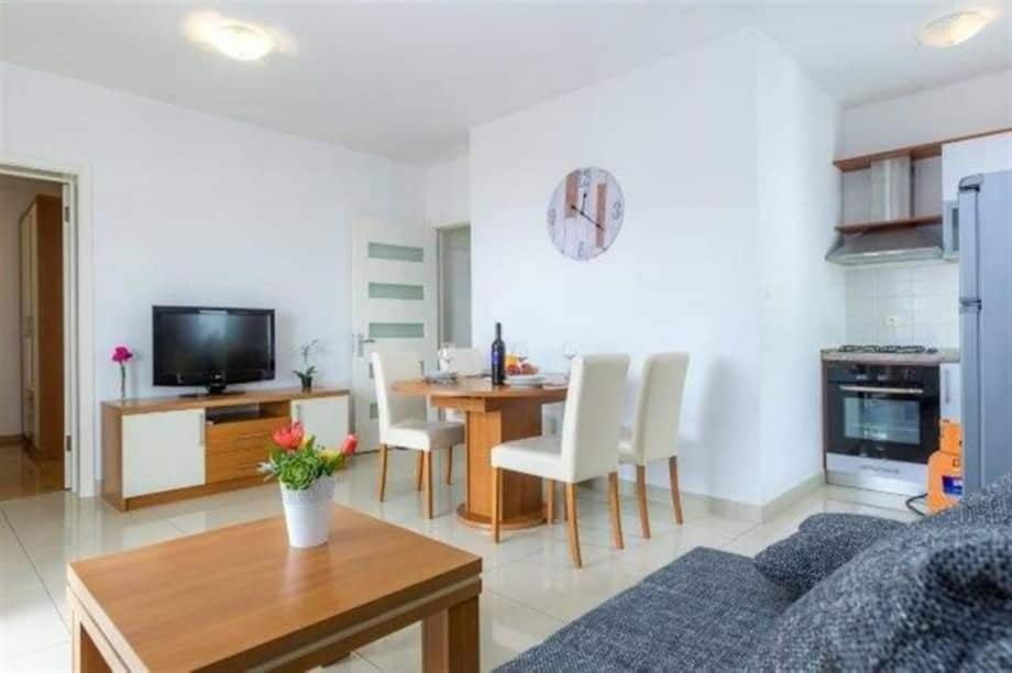 Islando 3 Apartment โนวาลยา ภายนอก รูปภาพ